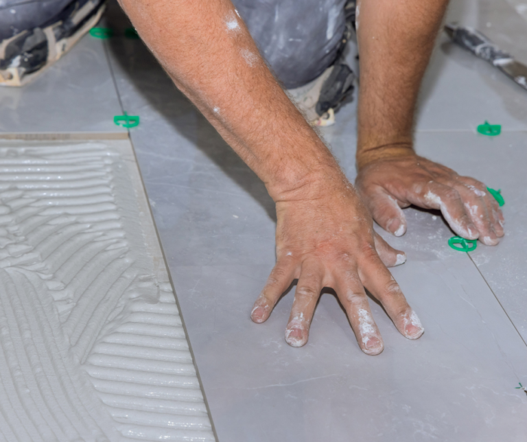 معلم تركيب سيراميك في الشارقة 🏗️✨ 0562326564 🖌️خصم 30%